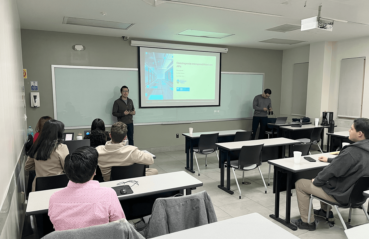 La maestría en inteligencia de negocios en CETYS presentó proyectos sobre transformación digital del agua para One Coast One Community.